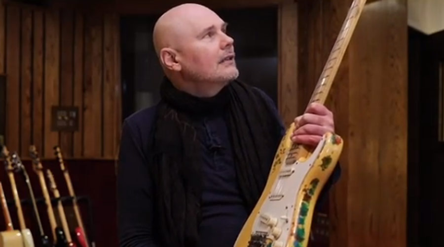 Billy Corgan, do Smashing Pumpkins, mostra vídeo do reencontro com sua guitarra roubada