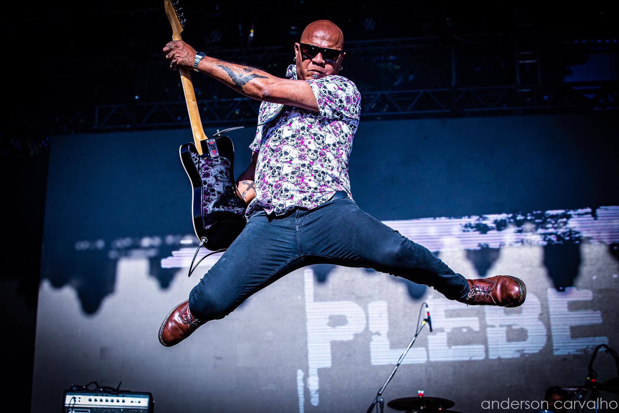 Plebe Rude faz show cheio de personalidade no Festival João Rock 2019