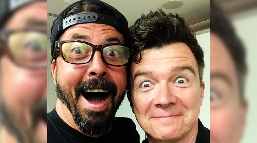 Veja encontro entre Dave Grohl e Rick Astley em clube de Londres