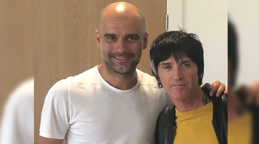 Johnny Marr, dos Smiths, fala sobre perfeccionismo com o técnico Pep Guardiola