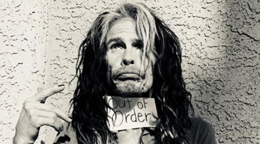 Steven Tyler perde a voz e Aerosmith é forçado a cancelar show