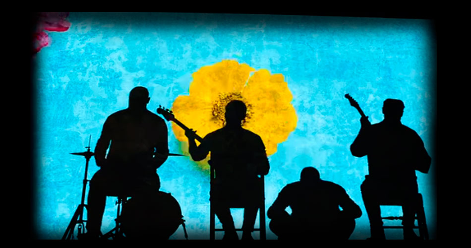 Coldplay libera videoclipe de “Orphans”