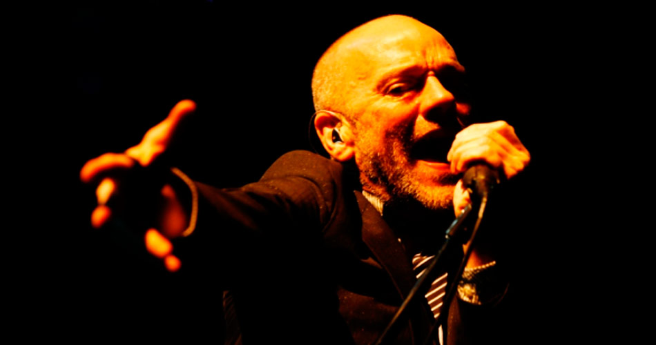 Michael Stipe, vocal do R.E.M., anuncia lançamento de seu primeiro single solo