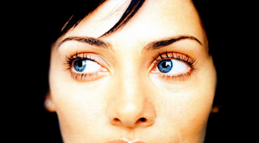 Natalie Imbruglia dá à luz seu primeiro filho