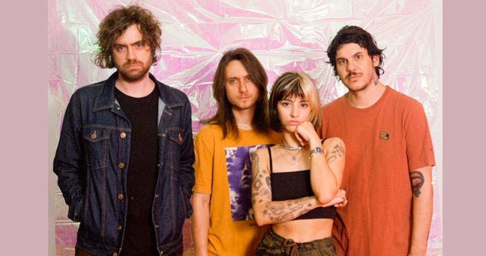 Violet Soda assina com a Deck e lança seu primeiro álbum