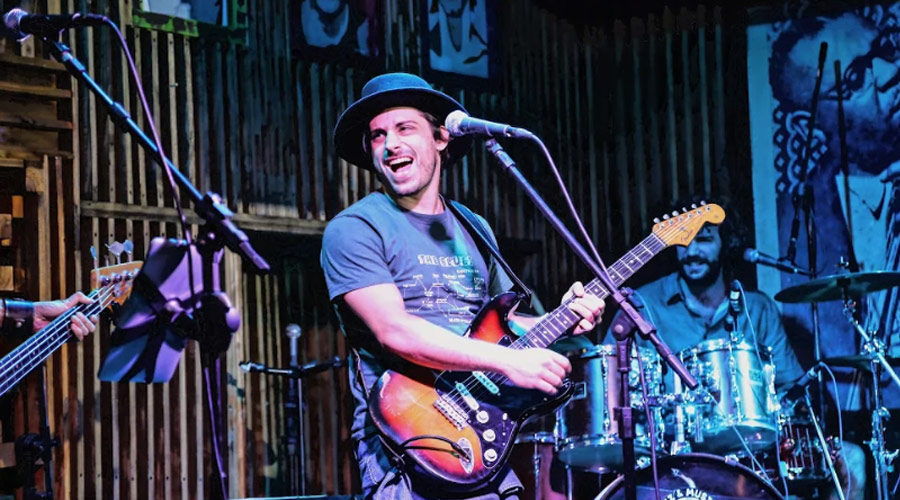 Gui Cicarelli toca Stevie Ray Vaughan com Jazz Sinfônica Brasil no Parque do Ibirapuera