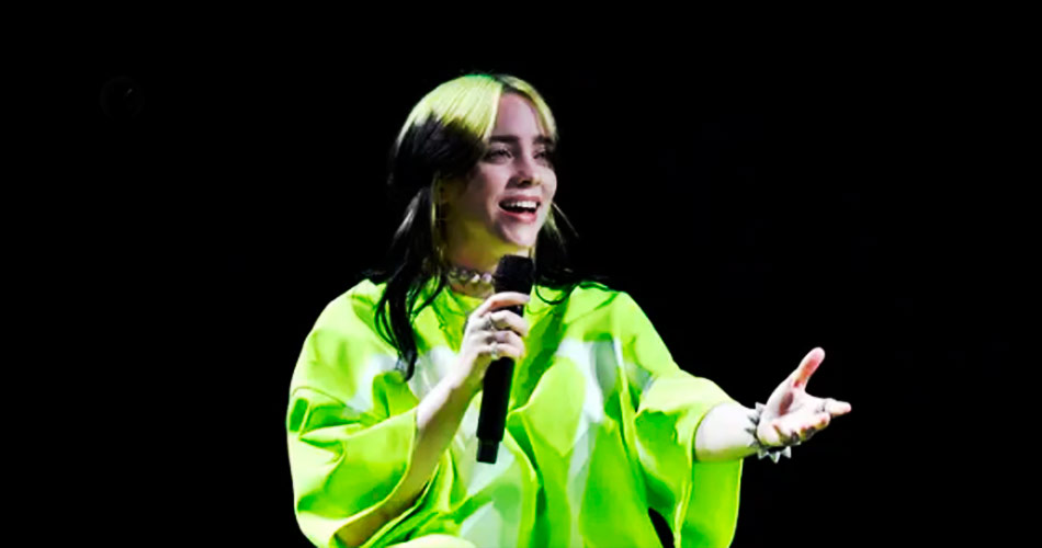 Billie Eilish caminha para colocar novo tema do 007 no topo da parada britânica