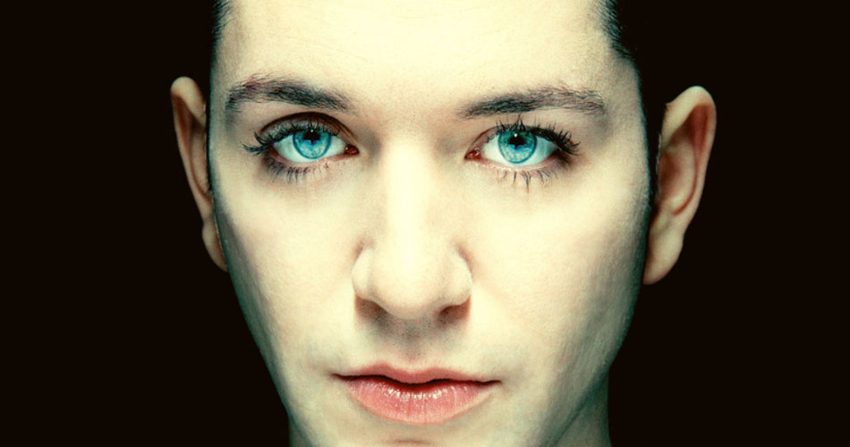 Brian Molko explica ligação do Placebo com  “Running Up That Hill” de Kate Bush