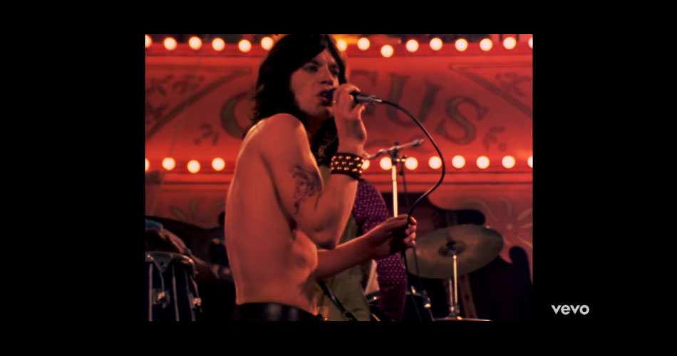 Filmagem de 1968 mostra os Rolling Stones estreando ao vivo o clássico “Sympathy for the Devil”