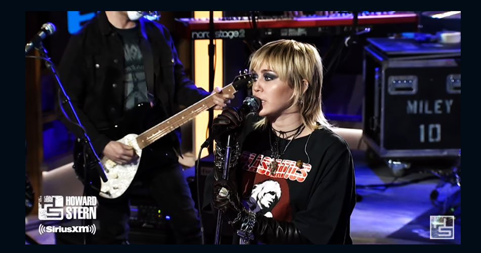 Vídeo: Miley Cyrus faz versão cover de “Doll Parts”, do Hole