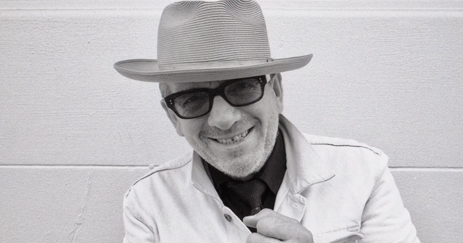 Elvis Costello anuncia novo álbum e disponibiliza 1º single