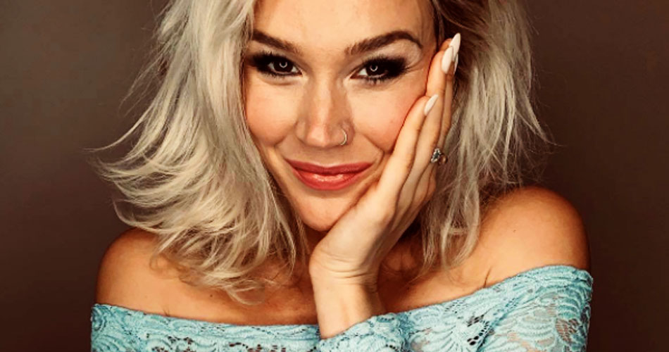 Joss Stone estreia novo single “Walk With Me” na TV americana