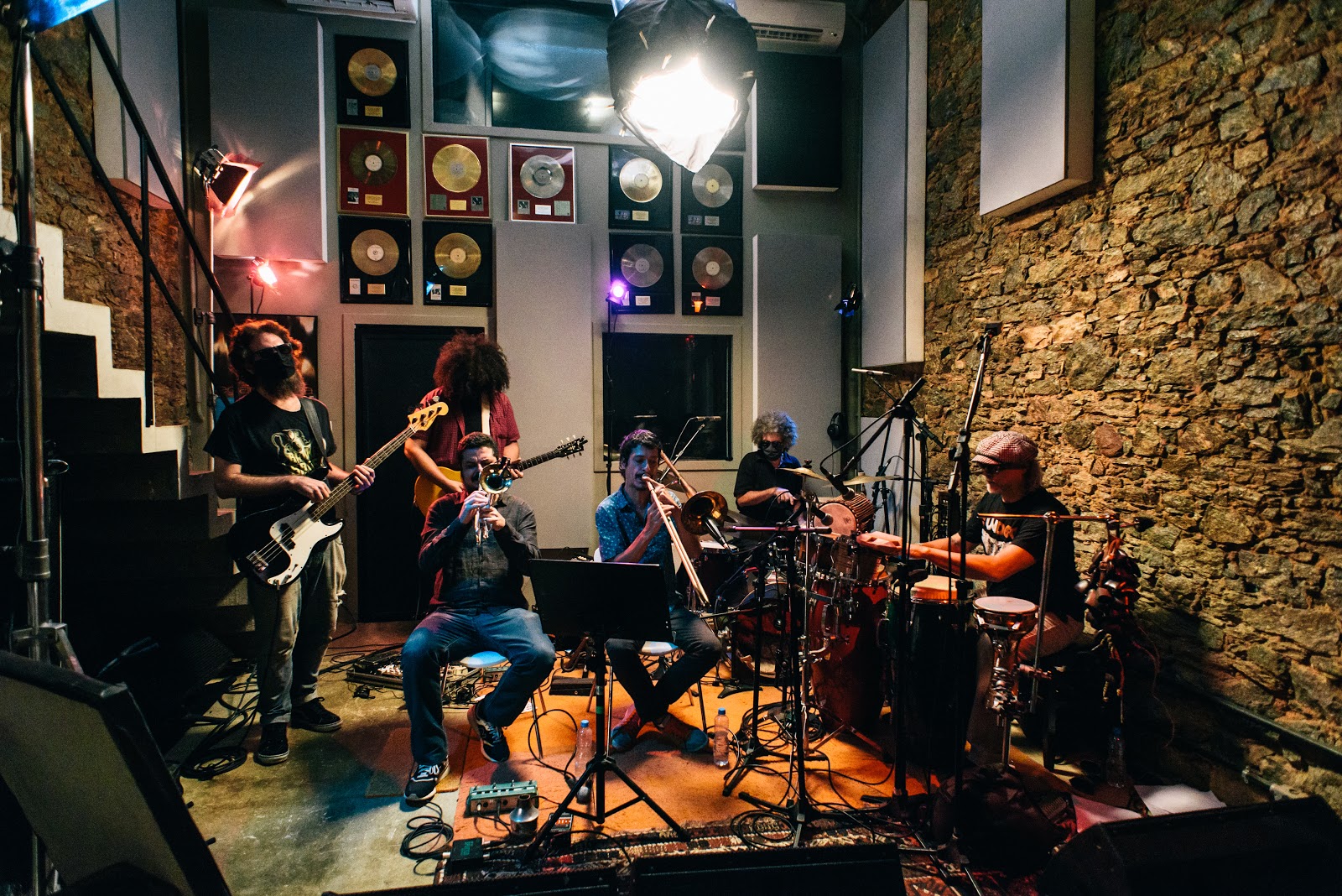 Ambientado no estúdio de Dado Villa-Lobos, Festival Rockit! realiza sua segunda edição