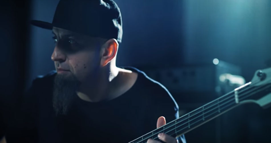 Shavo Odadjian, do System of a Down, comanda cover virtual do Stone Temple Pilots