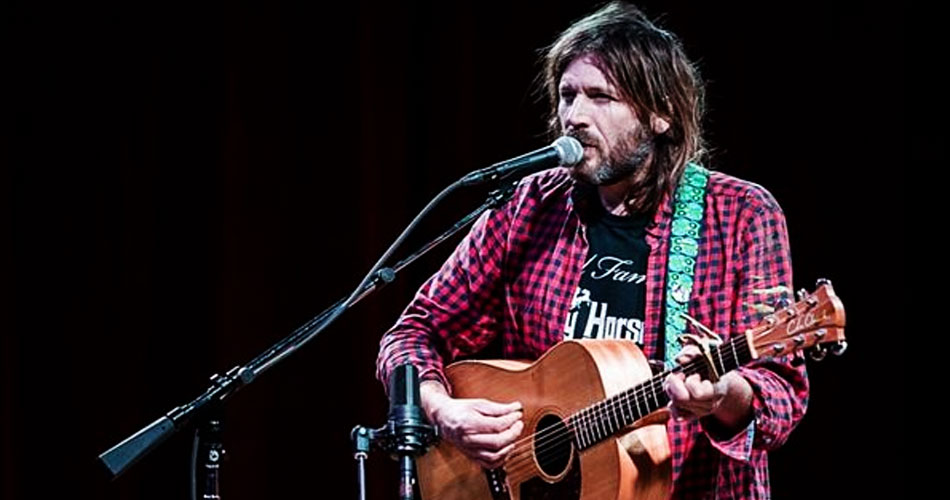 Evan Dando, do Lemonheads, faz show para loja que devolveu sua carteira perdida