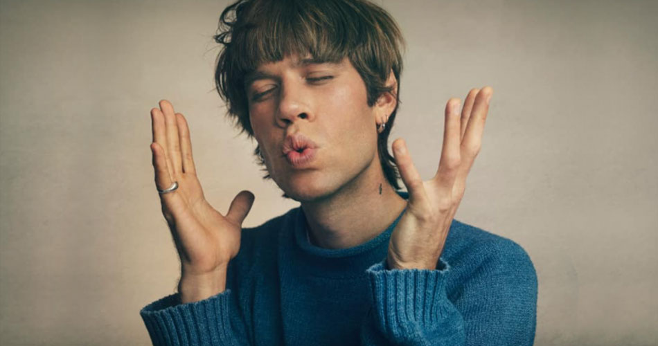 Porches lança cover de “Adore You”, de Harry Styles