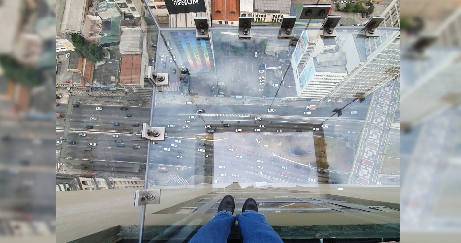 Conheça o Sampa Sky! Mirante de vidro que permite “flutuar” a 150 metros de altura