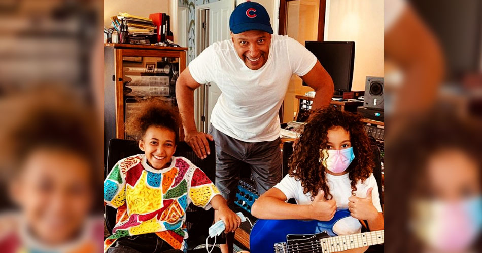 Nandi Bushell anuncia parceria com Tom Morello