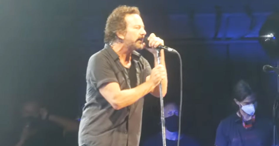 Pearl Jam retorna aos palcos depois de três anos; veja vídeos