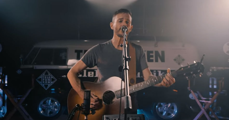 Vídeo: Toad The Wet Sprocket faz set acústico de três músicas