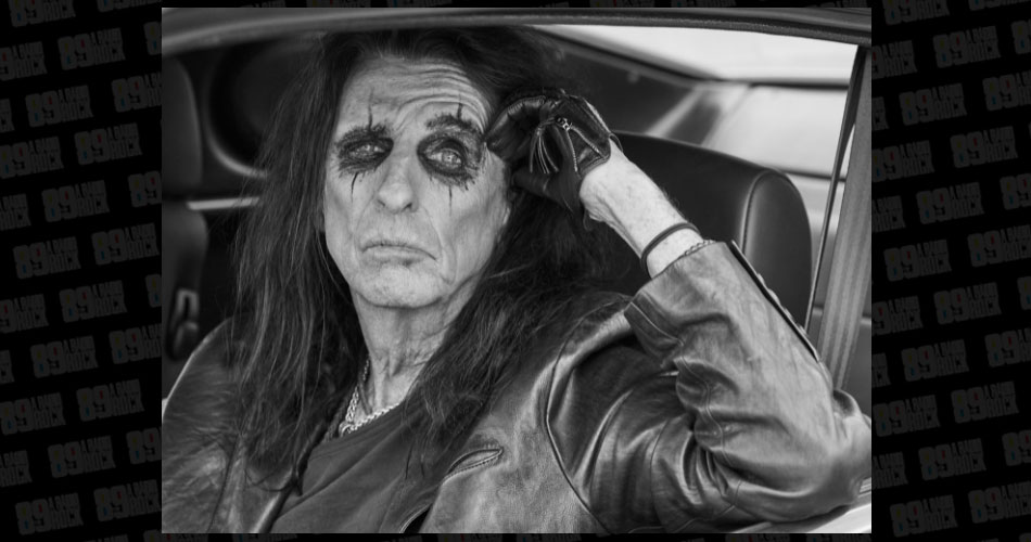 Alice Cooper usou economias para pagar sua equipe durante confinamento