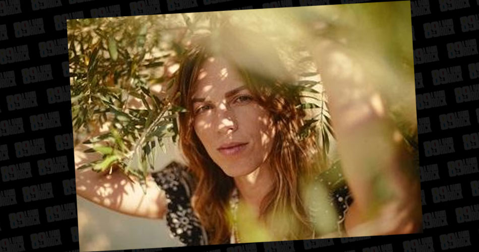 Melody’s Echo Chamber apresenta clipe do single “Looking Backward”