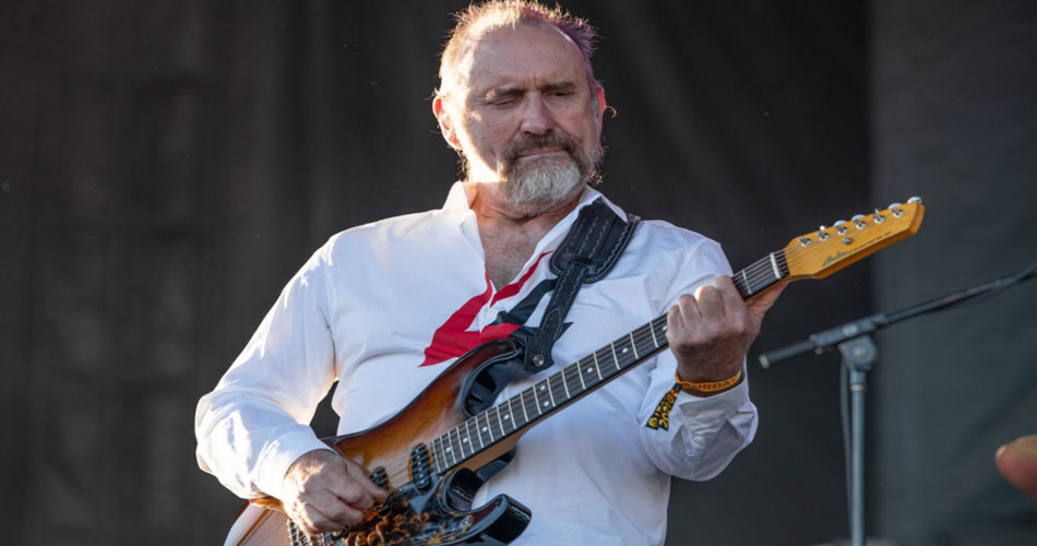 Colin Hay (Men At Work) lança clipe para seu novo single  “Love Is Everywhere”