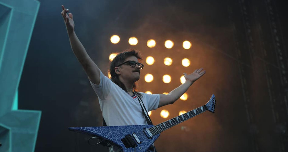 Weezer prepara série de EPs e disponibiliza o single “A Little Bit of Love”