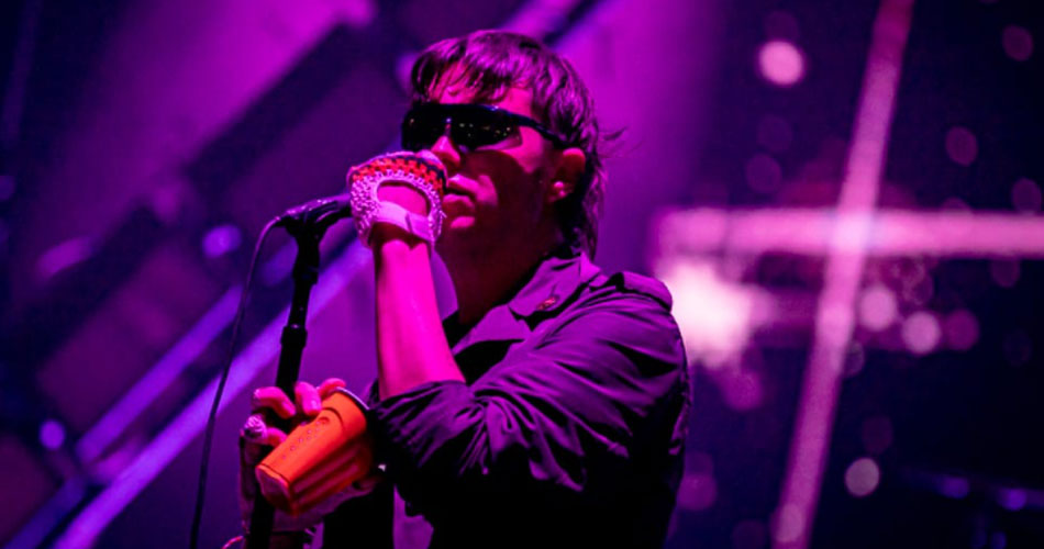 Strokes reúnem seus grandes clássicos em apresentação no Lollapalooza Brasil