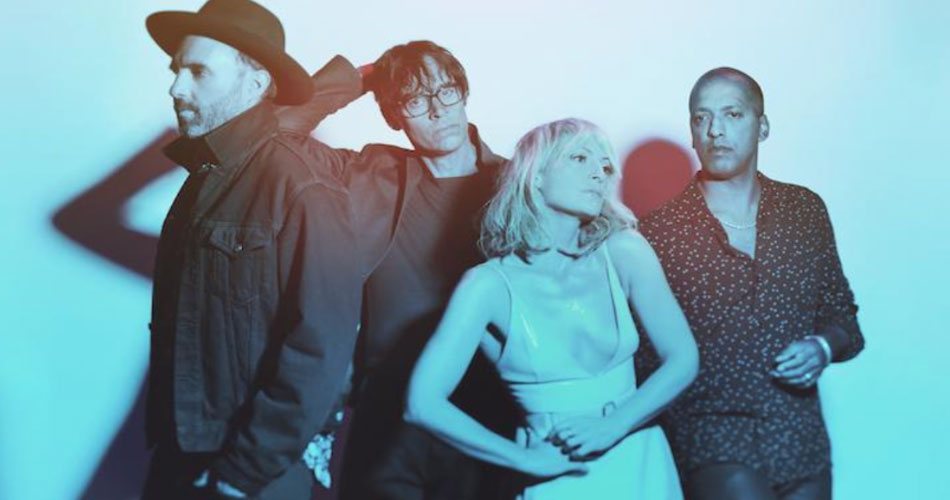 Metric está de single novo; veja clipe de “Doomscroller”