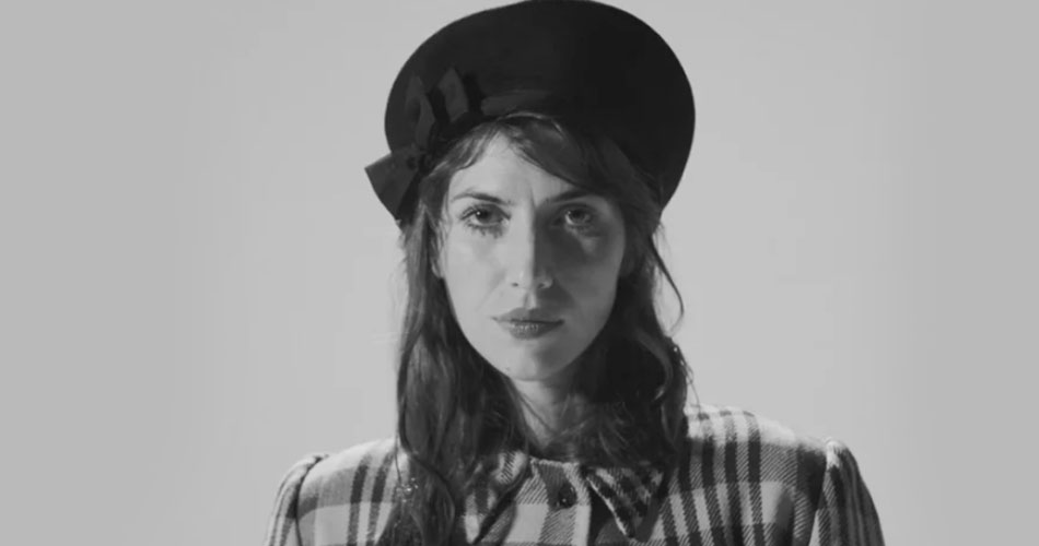 Aldous Harding: single “Tick Tock” chega em formato de animação