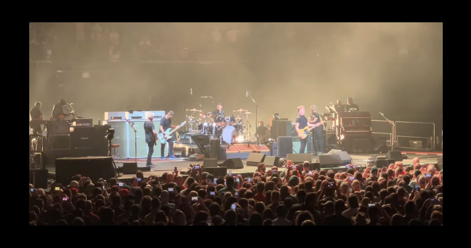 Pearl Jam faz tributo a Taylor Hawkins com baterista Matt Cameron cantando música do Foo Fighters