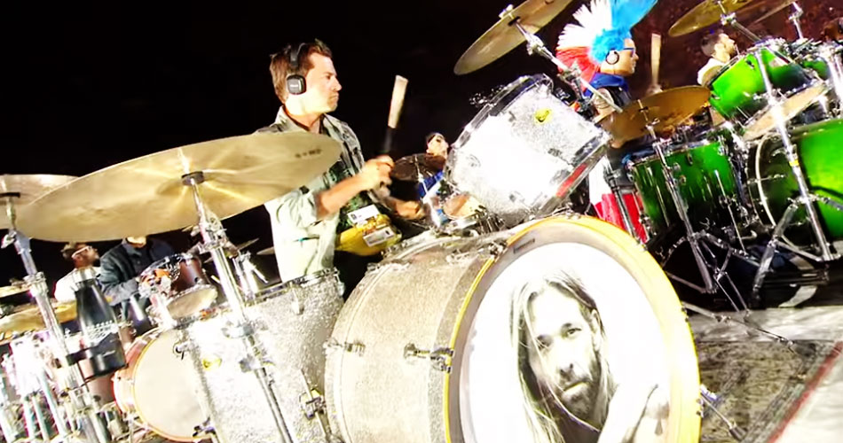 Rockin’1000 faz nova versão de “My Hero”, do Foo Fighters, em tributo a Taylor Hawkins