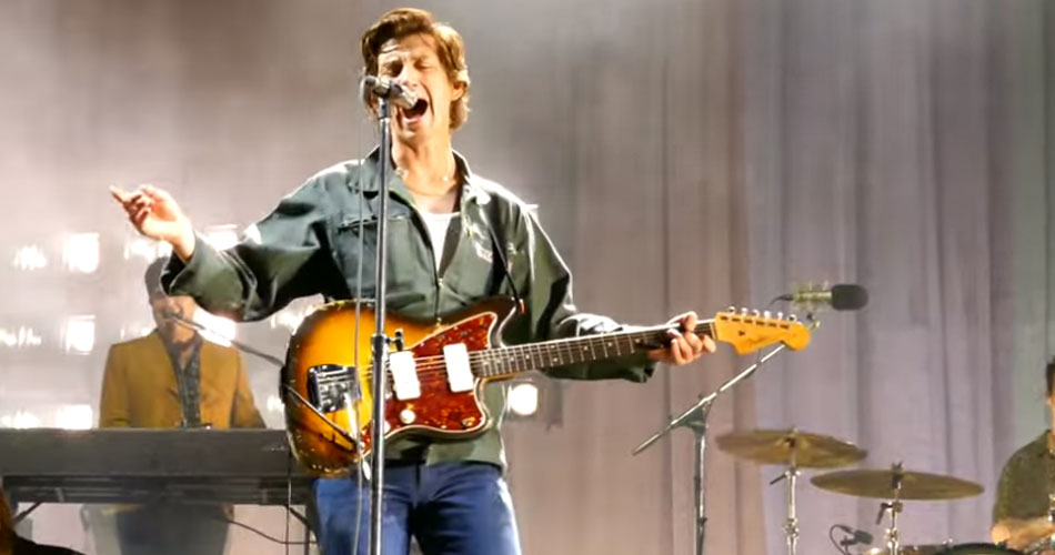 Aguardado para o Primavera Sound SP, Arctic Monkeys estreia novas faixas em show nos EUA