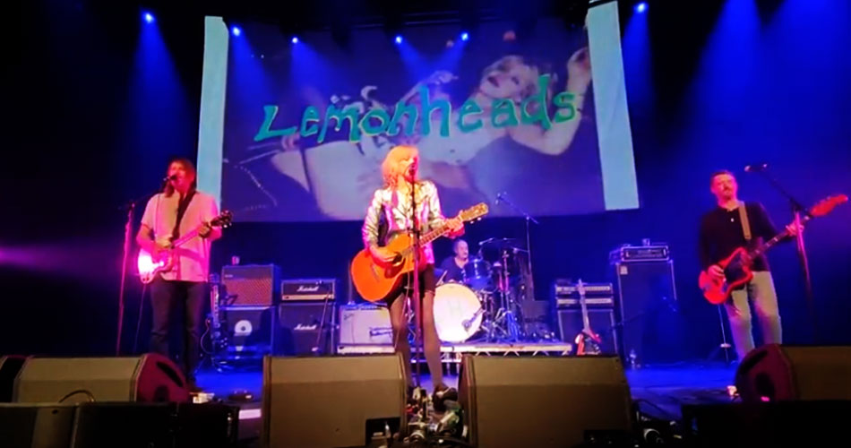 Vídeo: Courtney Love colabora com vocais em clássico do Lemonheads