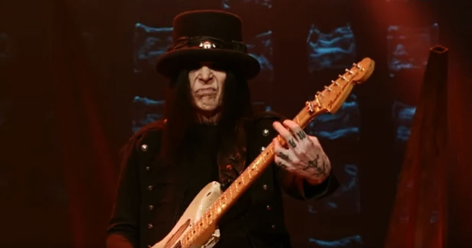 Cofundador do Mötley Crüe, guitarrista Mick Mars anuncia aposentadoria dos palcos