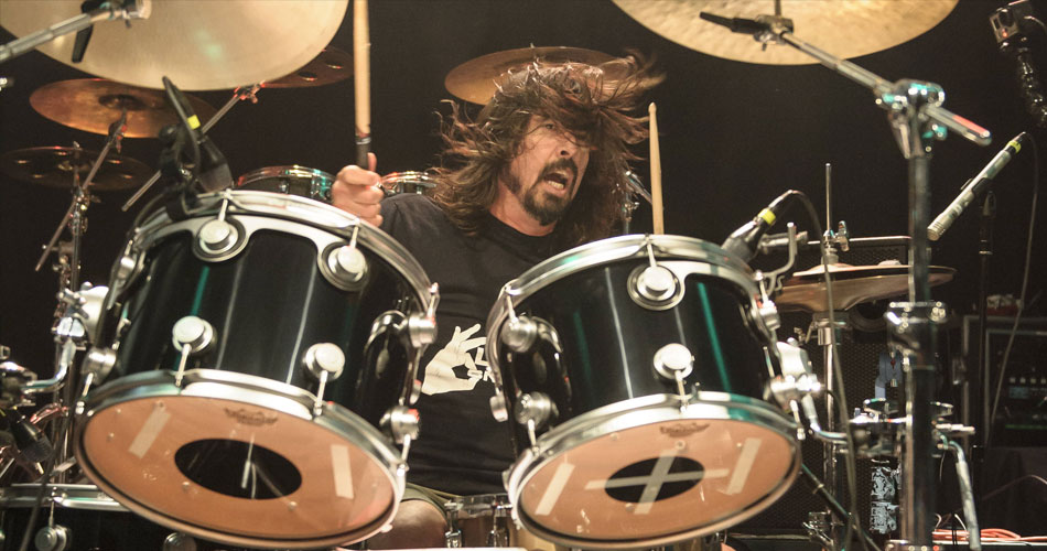 Confirmado: Dave Grohl gravou bateria no novo álbum do Foo Fighters