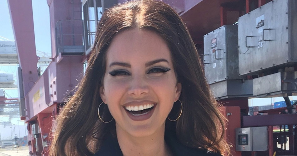 Revista diz que Lana Del Rey é “a maior compositora do século 21”