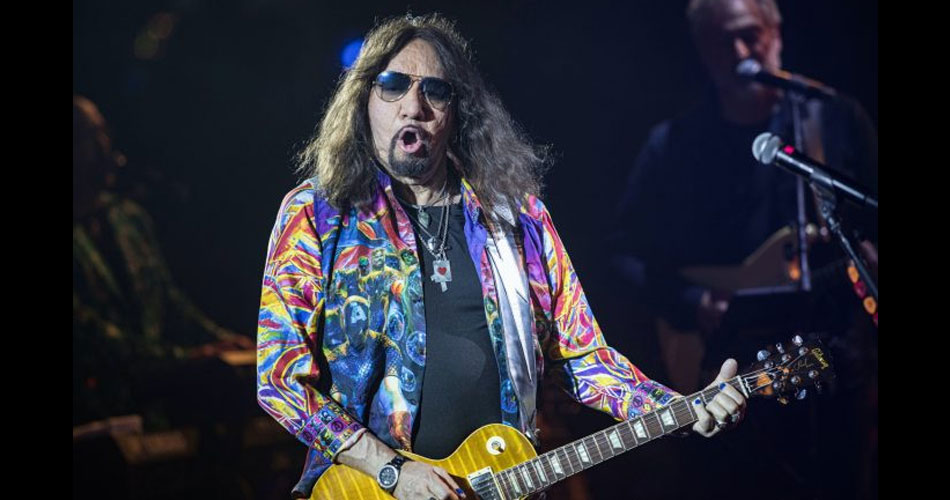 Após exigir pedido de desculpas de Paul Stanley, Ace Frehley recebe resposta: “F*da-se”