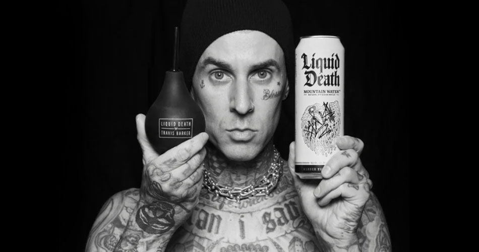 Blink-182: Travis Barker lança seu kit personalizado de… lavagem intestinal???