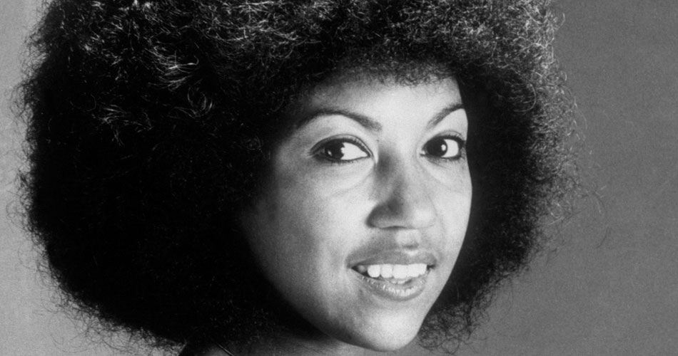 Cantora Linda Lewis morre aos 72 anos