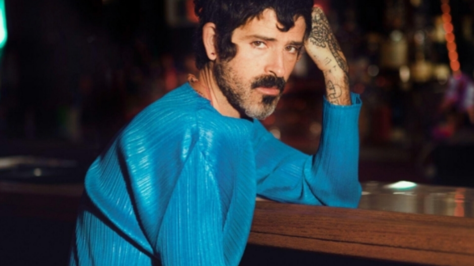 Devendra Banhart lança novo single “Sirens”