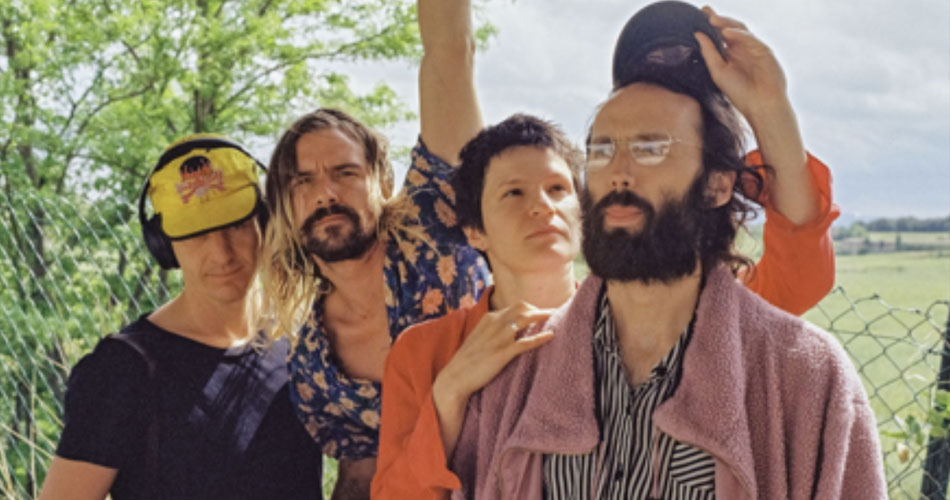 Big Thief libera aguardada versão de estúdio do hino “Vampire Empire”