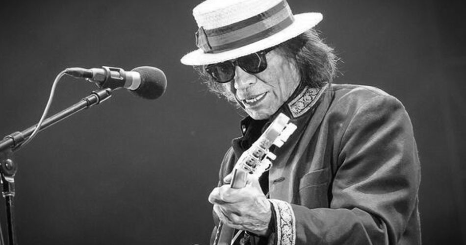 Morre Sixto Rodriguez, cantor que inspirou o documentário “Searching for Sugar Man”