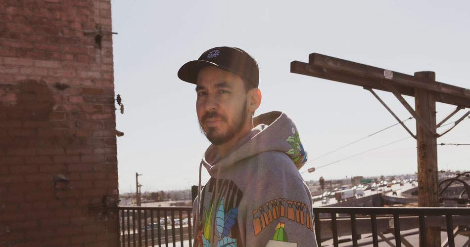 Mike Shinoda raspa a cabeça para lançamento de novo single