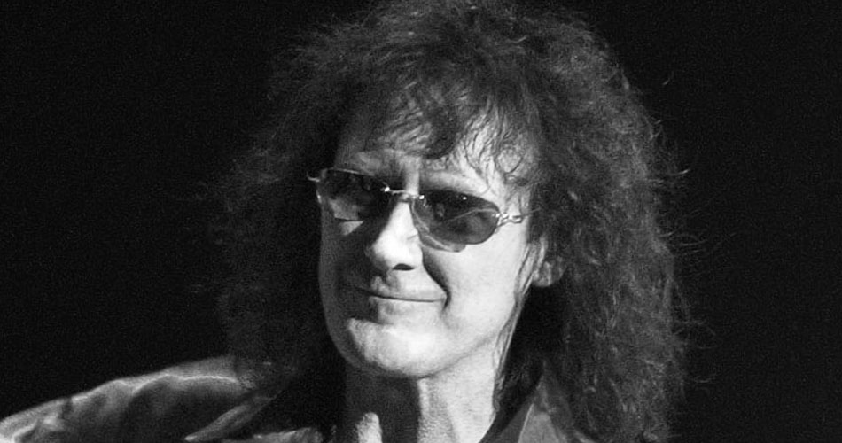 Colin Burgess, primeiro baterista do AC/DC, morre aos 77 anos