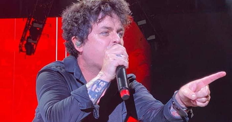 “É muito legal que as pessoas me vejam como ícone bissexual”, diz vocalista do Green Day