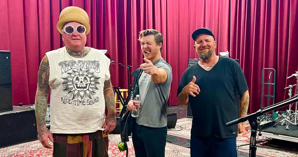 Sublime se apresenta no estúdio de Howard Stern