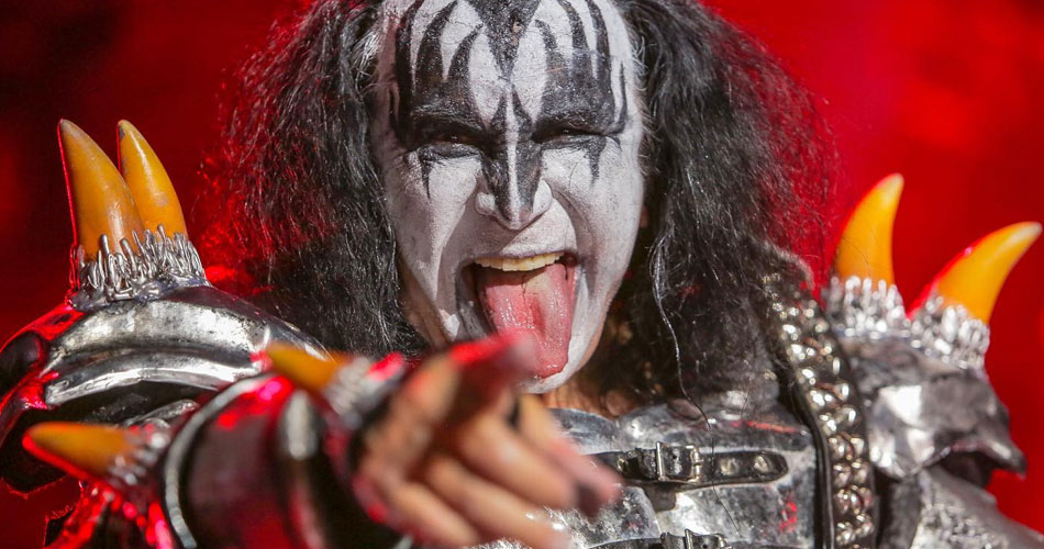 Gene Simmons recomenda que você ouça o “antigo Sepultura”