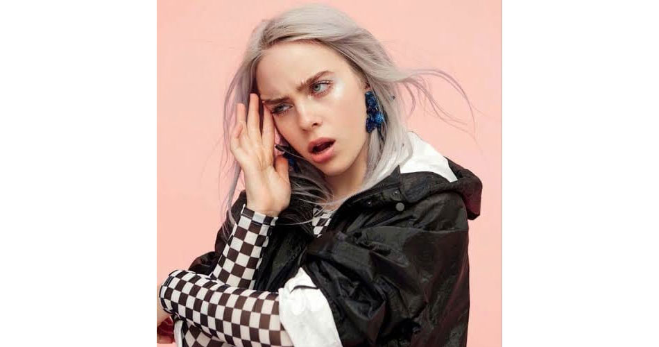 Billie Eilish critica artistas que fazem shows com três horas de duração